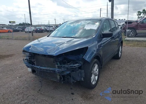 2018 Ford Escape S z USA, uszkodzony, nr VIN 1FMCU0F79JUB71812